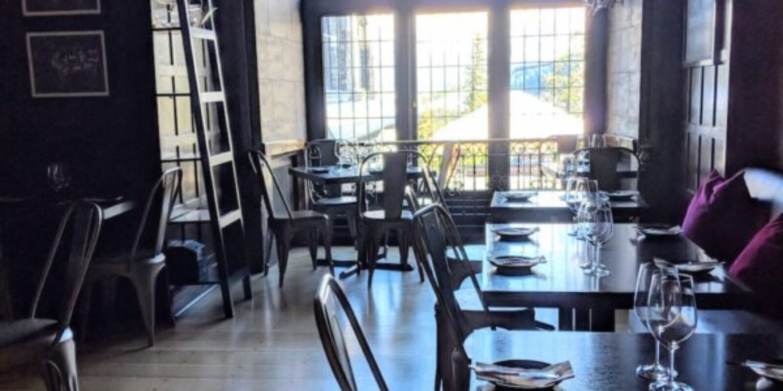 Intimate Dining at the Grapes Wine Bar
