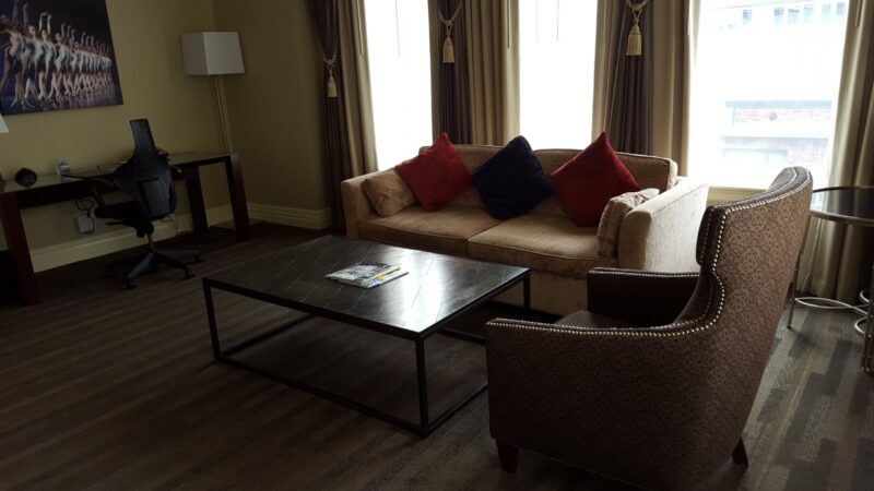 kimpton-alexis-seattle-living-room