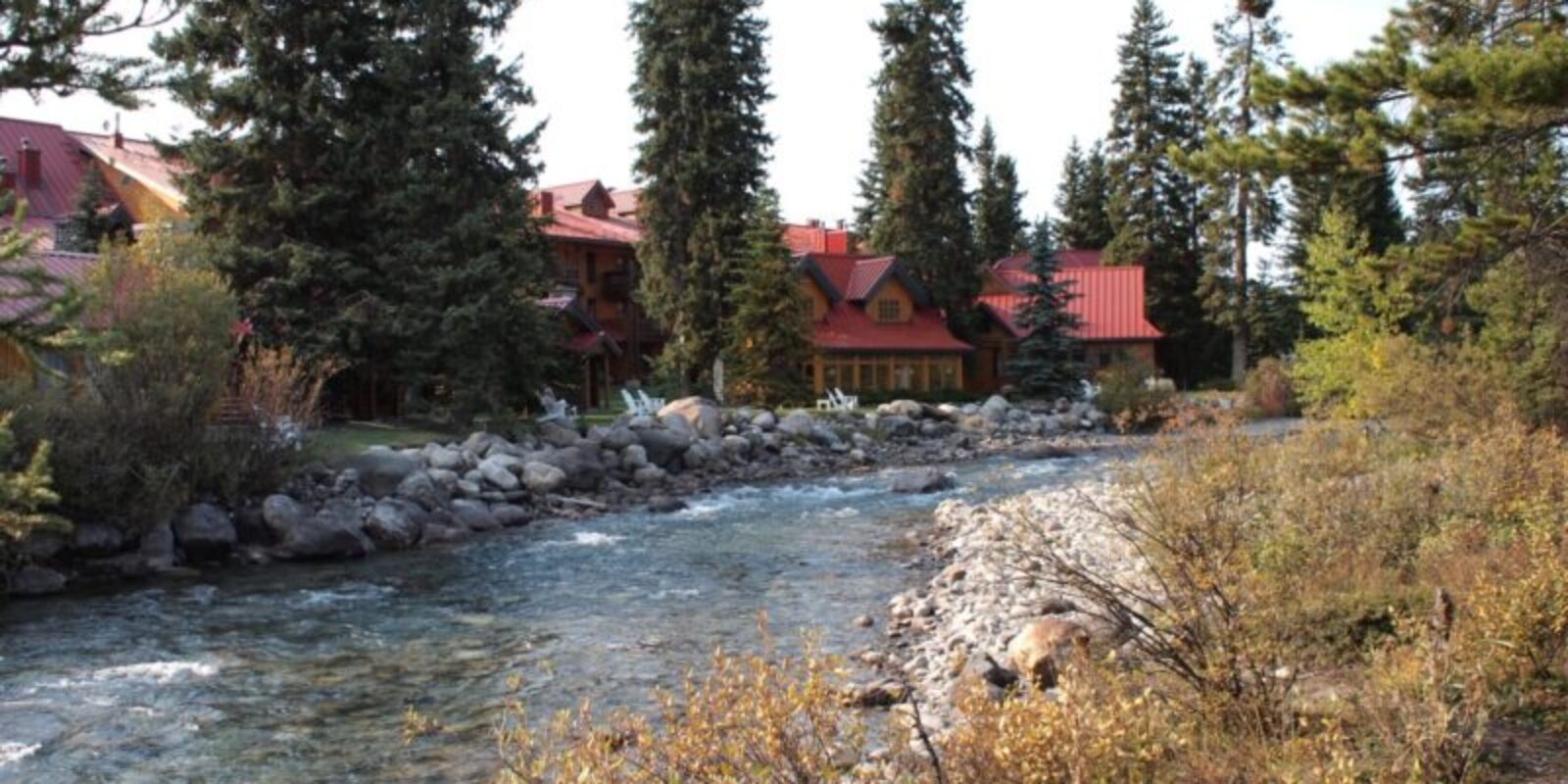 Post Hotel Pipestone River