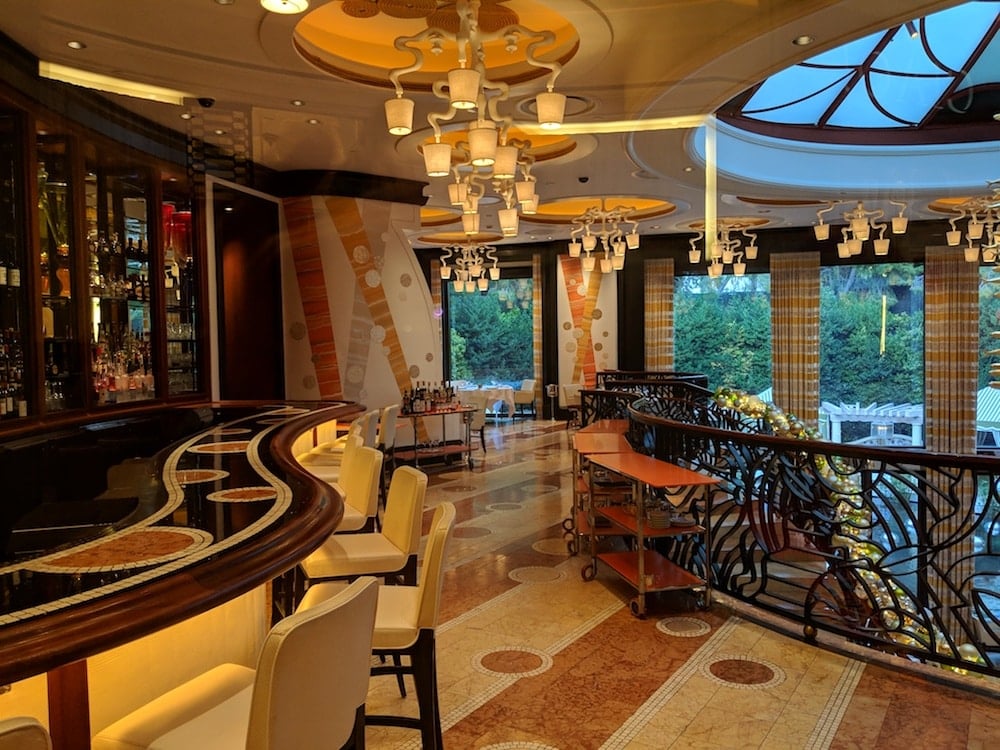 Bar and Lounge at Costa di Mare