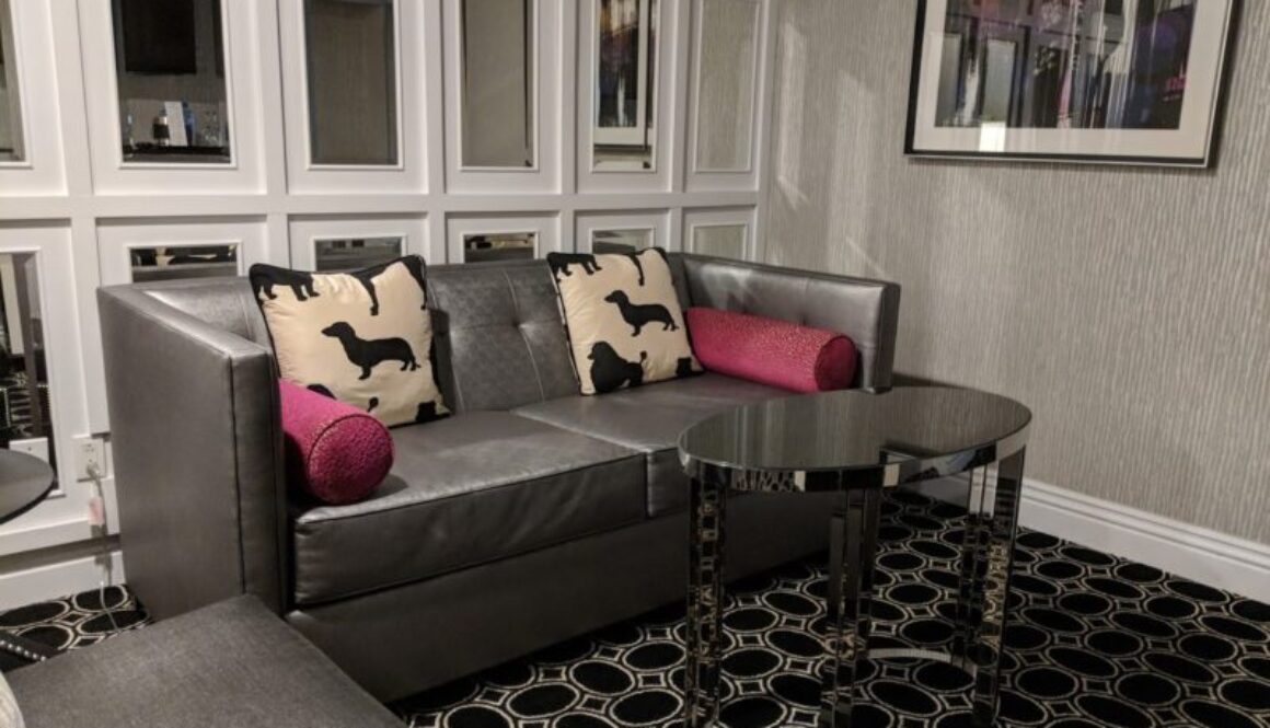 Sitting room in Muse suite