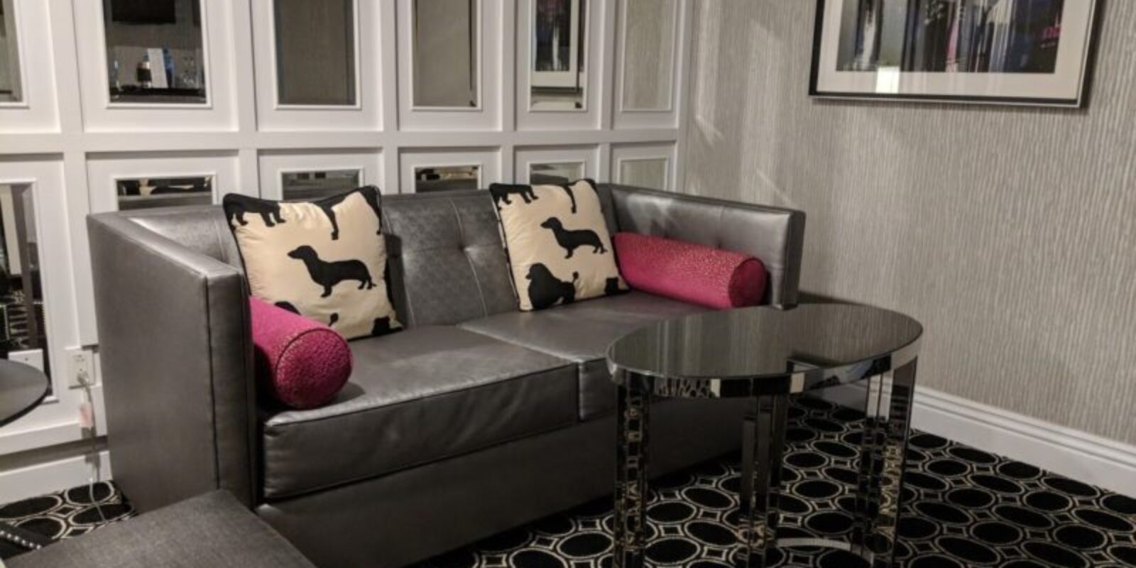Sitting room in Muse suite